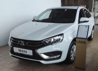 Дилеры объяснили завышенные цены на Lada Vesta дефицитом и допами