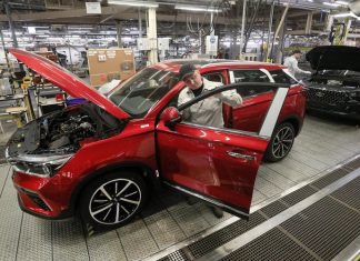 Ограничения для иномарок и рост утильсбора. Что ждет автопром в России