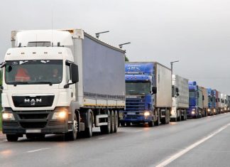 Польша закрыла границу для фур из России. Запчастей и машин станет меньше