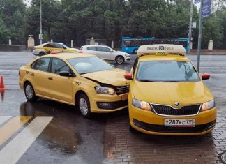 Таксистов попросили оставить без второй страховки. Почему это важно