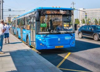 Эксперт рассказал о штрафах за разворот рядом с автобусными остановками