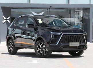 В России впервые показали кроссовер «Москвич 5». Что это за машина