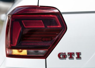 Volkswagen запатентовал новый механизм включения поворотников и фар