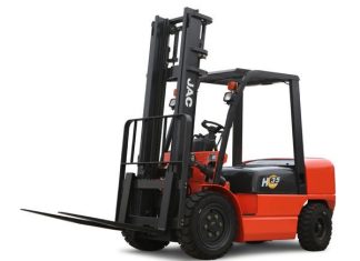 Применение вилочного погрузчика JAC в различных отраслях