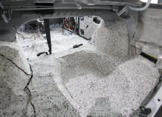 Шумоизоляция пола автомобиля для улучшения акустического качества звука в салоне