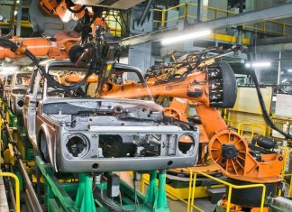 Россиян хотят оставить без машин. Чем грозят санкции США против автопрома