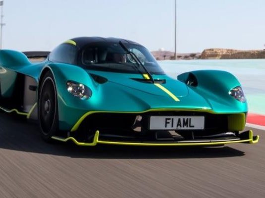 Замена масла за 196 000$ — стоимость обслуживания гиперкара Aston Martin