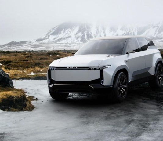 Toyota представила новый кроссовер Land Cruiser Se