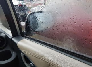 Почему потеют окна в машине изнутри и что делать, чтобы это исправить
