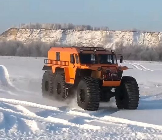 Путин и Песков протестировали вездеходы на Чукотке. Что это за машины
