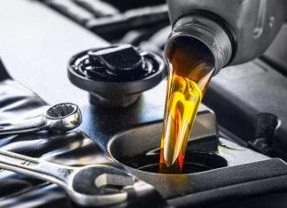 Что будет если перелить масло в двигатель — эксперимент