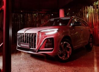 Hongqi назвал российские цены на новый кроссовер HS3