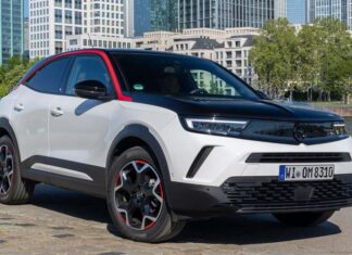 Знакомый россиянам Opel Mokka стал «гибридом» в Европе