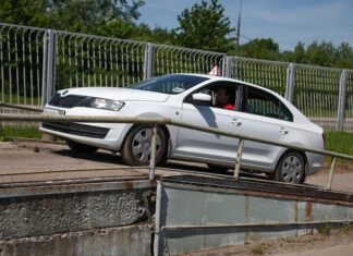 Внутренний экзамен в автошколе в 2024 году. Из чего состоит и как пройти