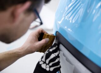 Оклейка автомобилей: преображение и защита в одном флаконе