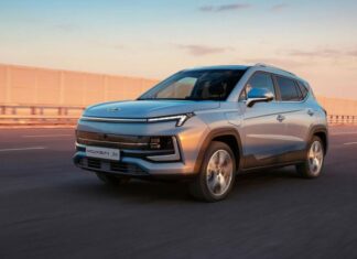 Электрокарам продлили бесплатный проезд по «платникам». Но не всем