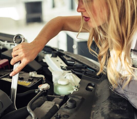 Заправка автокондиционера: выбор фреона, диагностика утечек и обслуживание