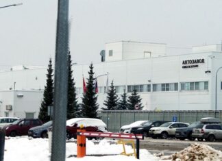 Под слоем снега. Что творится на бывших заводах Nissan и Hyundai в Питере