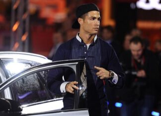 Роналду — 40 лет. На каких автомобилях любит ездить знаменитый футболист