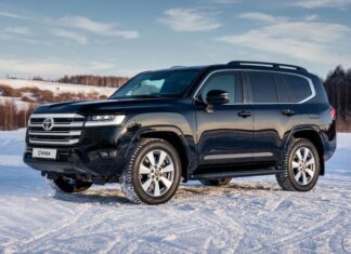 В продаже появился особый Toyota Land Cruiser 300. Он выдержит выстрелы