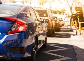 Выгодная продажа автомобиля через систему выкупа: оценка, выбор компании и юридические нюансы