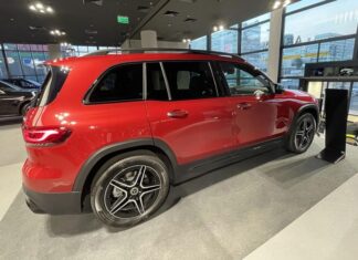 Спрос на авто вырос после переговоров Путина и Трампа. Что стало с ценами