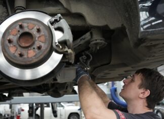 Эксперт перечислил указывающие на скорый выход из строя авто признаки