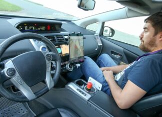 Минтранс обозначил сроки распространения беспилотных авто на дорогах