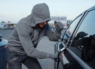 Страховщики предупредили о росте числа угонов в России в 2025 году