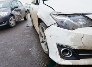 Ущерб — ₽49 млн. Страховщики раскрыли схему автоподстав с «правым рулем»