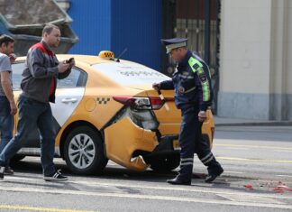 За минувшие сутки в России произошло 242 ДТП