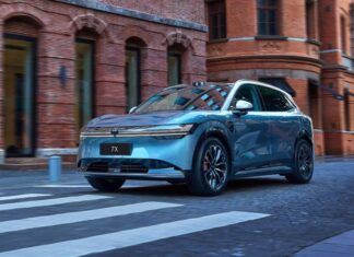 Автомобили Zeekr будут обслуживать в России официально. Подробности