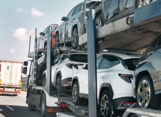 «Машины опять подорожают». Грузия запретила реэкспорт в Россию