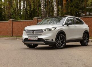 С возвращением, HR-V! Тест Honda Vezel с ретроходовой и гарантией 3 года