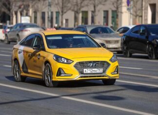 Когда из такси в России исчезнут иномарки. Эксперт все объяснил