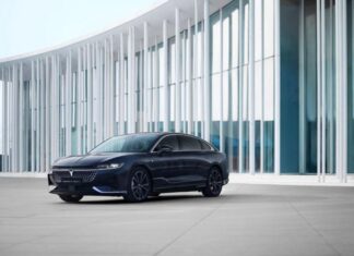 Названа дата премьеры гибрида Voyah Passion в России. В нем почти 400 сил