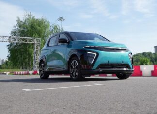 Взрыв мозга. Тест нового российского ситикара «Атом»