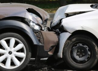 За прошедшие сутки в России произошло 296 ДТП