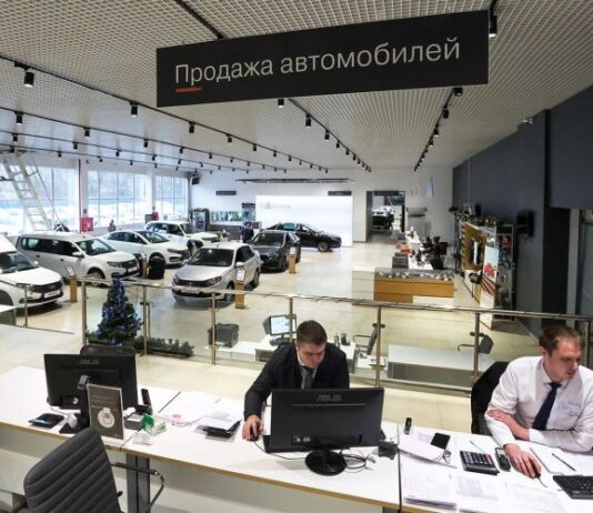 Дилеры рассказали, при каких условиях автопарк в России прекратит стареть