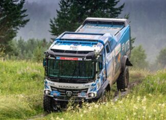 Экипаж МАЗ выиграл первый боевой этап «Шёлкового пути», КАМАЗ уступает 1,5 минуты