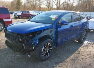 Горел, не заводился, но «в идеале». Как мы покупали Kia Sportage из США