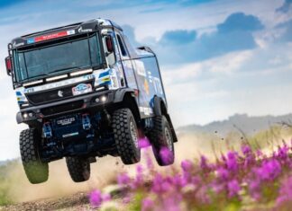 «КАМАЗ-мастер» представил обновлённый гоночный грузовик