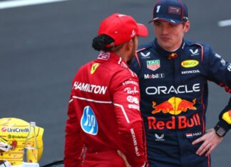 Льюис Хэмилтон ответил, стоит ли Ферстаппену идти в Mercedes