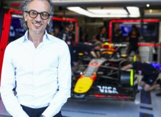 Лоран Мекис дебютировал в цветах Red Bull Racing