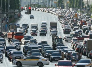 Новые штрафы и запреты. Вот, что поменялось для водителей этим летом