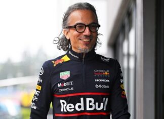 «Попросил несколько часов подумать»: Мекис — о предложении возглавить Red Bull