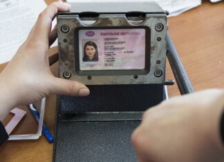 Путин подписал закон о новых пошлинах для водителей