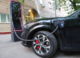 В Москве избавились от бесплатных зарядок для электрокаров. Что случилось