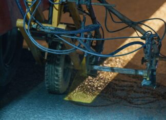 Желтая разделительная разметка впервые появилась в Москве