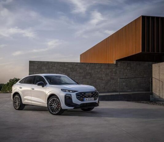 Audi представил новый кроссовер Q3 в версии Sportback. Цены